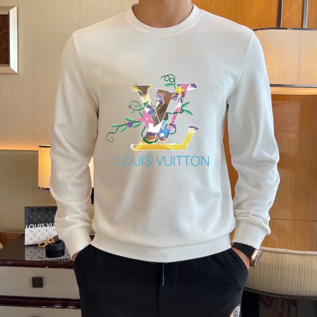 🅿️220 brand [LV Louis Vuitton] (good news for fat people) 2025ss autumn latest long-sleeved round-neck sweatshirt, on sale simultaneously on the official website. Refreshing and breathable. Made of top Tencel Roman. Comfortable and soft. 3D three-dimensional clarity. Super fashion sense. Great for gifting and keeping for yourself. Size: M-5XL (can wear up to 220 pounds)